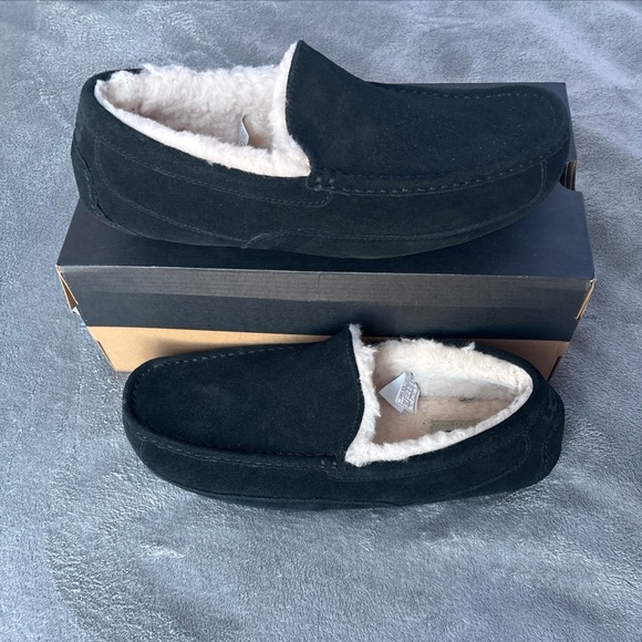 Men UGG Ascot Slipper Suede Black 100% Authentic Brand New - Picture 3 of 10
